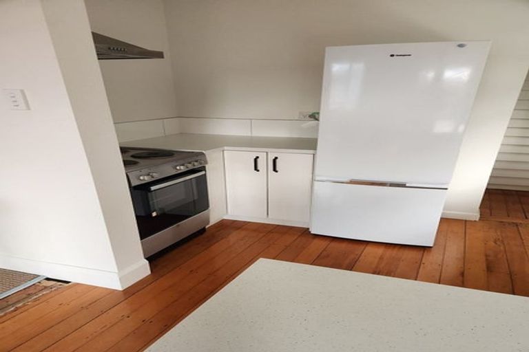 Photo of property in 36 Aratoro Place, Mount Pleasant, Christchurch, 8081