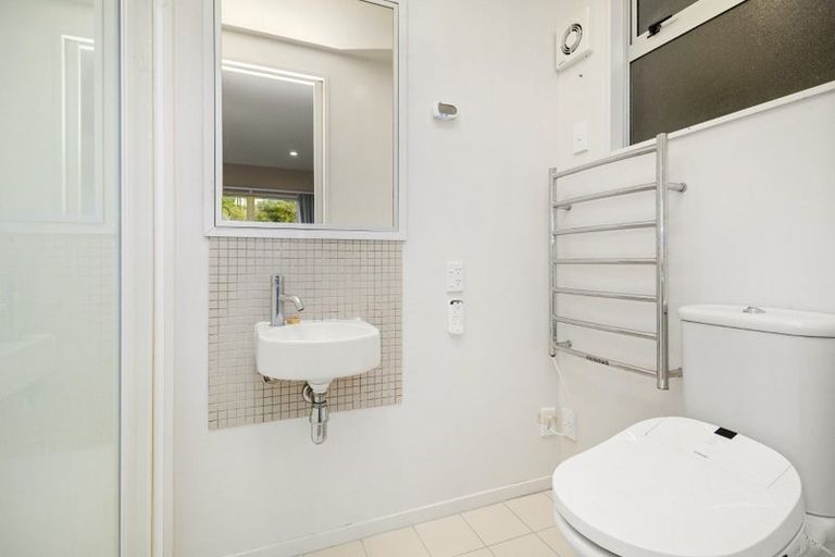 Photo of property in 7a Shortland Street, Khandallah, Wellington, 6035