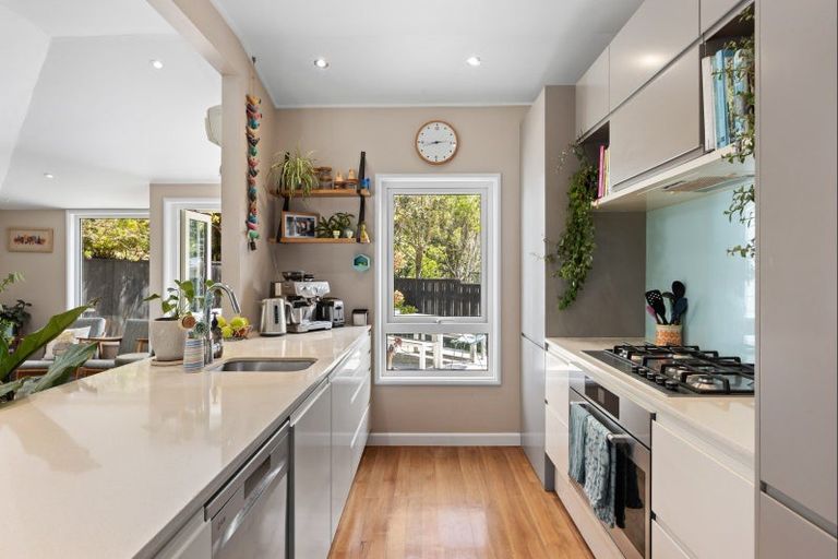 Photo of property in 6 Ardross Avenue, Khandallah, Wellington, 6035