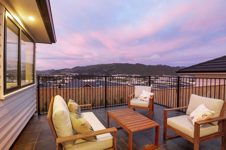 Photo of property in 26 Te Hoiere Street, Aotea, Porirua, 5024