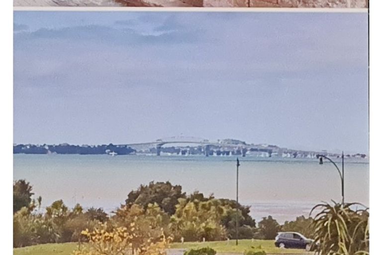 Photo of property in 3 Onemana Way, Te Atatu Peninsula, Auckland, 0610