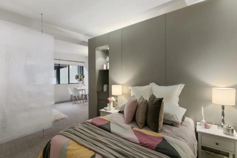 Photo of property in Gerondis Bldg Apartments, 407/60 Willis Street, Wellington Central, Wellington, 6011