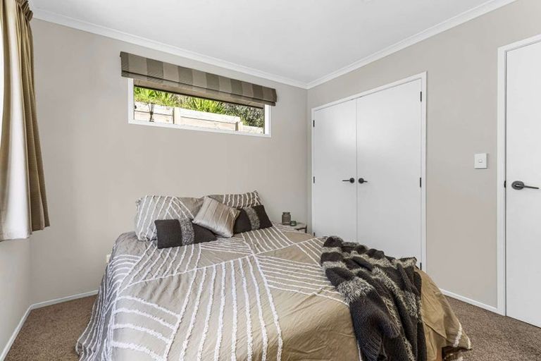 Photo of property in 23 York Crescent, Westown, New Plymouth, 4310