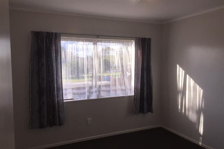 Photo of property in 2/195 Rathgar Road, Henderson, Auckland, 0610