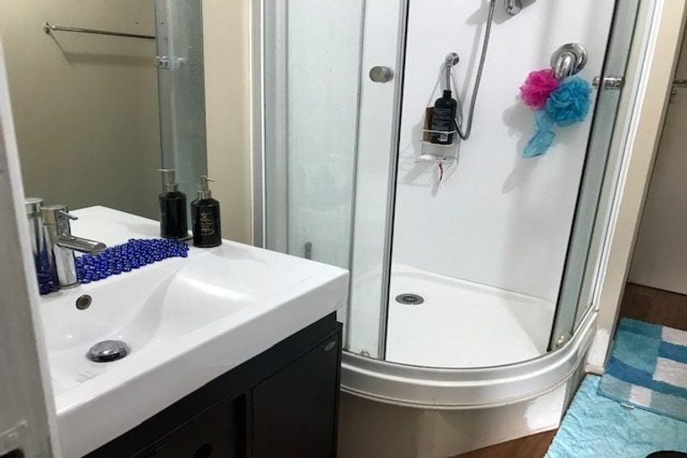 Photo of property in 2/15 Lancelot Place, Glenfield, Auckland, 0629