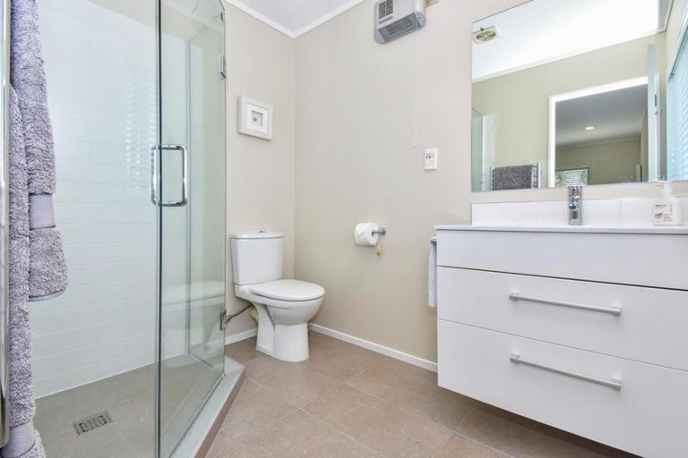 Photo of property in 70 Charles Prevost Drive, The Gardens, Auckland, 2105