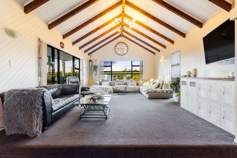 Photo of property in 24 Granville Drive, Massey, Auckland, 0614