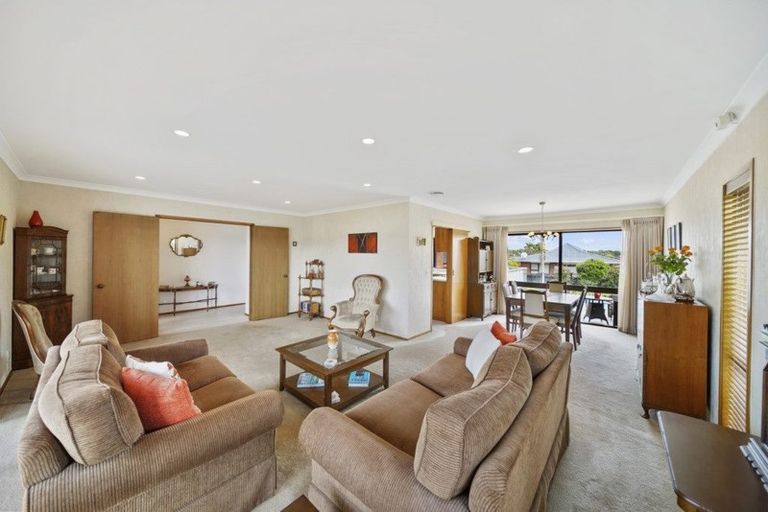 Photo of property in 26 Loloma Drive, Half Moon Bay, Auckland, 2012