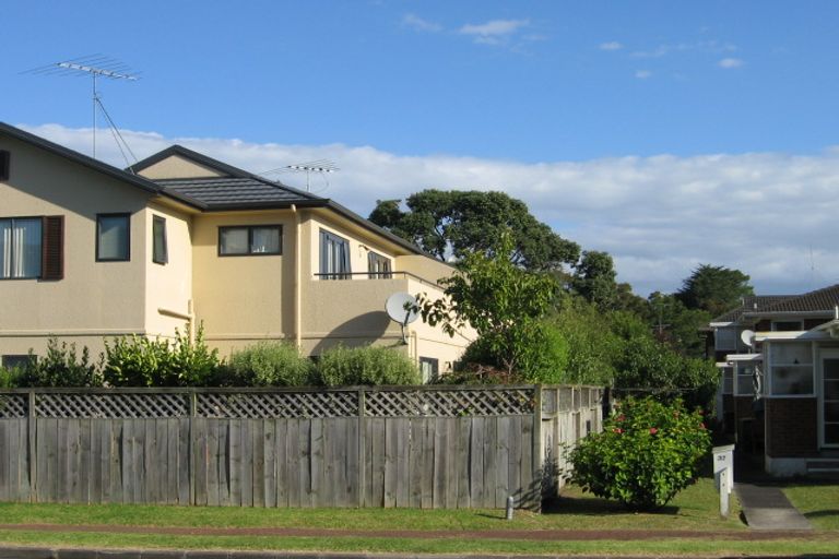 Photo of property in 1/30 Inverness Road, Browns Bay, Auckland, 0630