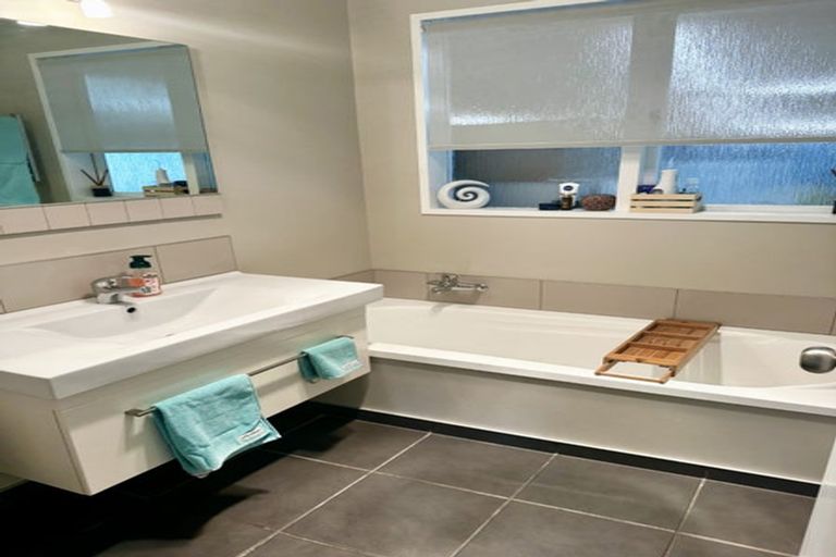 Photo of property in 18 Otira Grove, Kelson, Lower Hutt, 5010