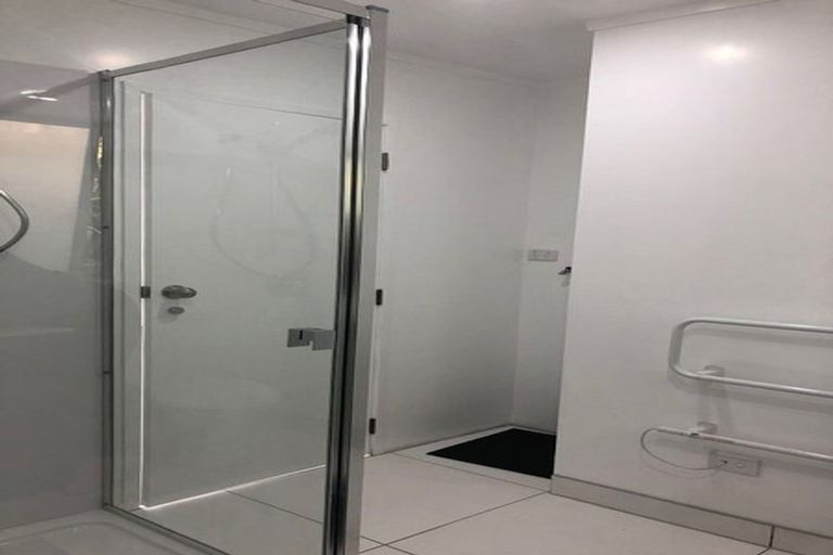 Photo of property in 153 Browns Bay Road, Browns Bay, Auckland, 0630