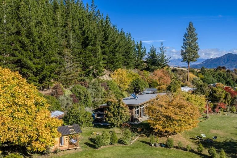 Photo of property in 84 Nook Road, Lake Hawea, 9382