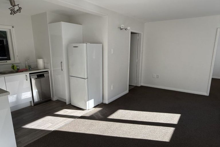 Photo of property in 2/8 Kaitawa Road, York Bay, Lower Hutt, 5013