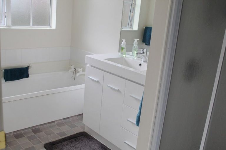 Photo of property in 4 Lakemba Mews, Terrace End, Palmerston North, 4410