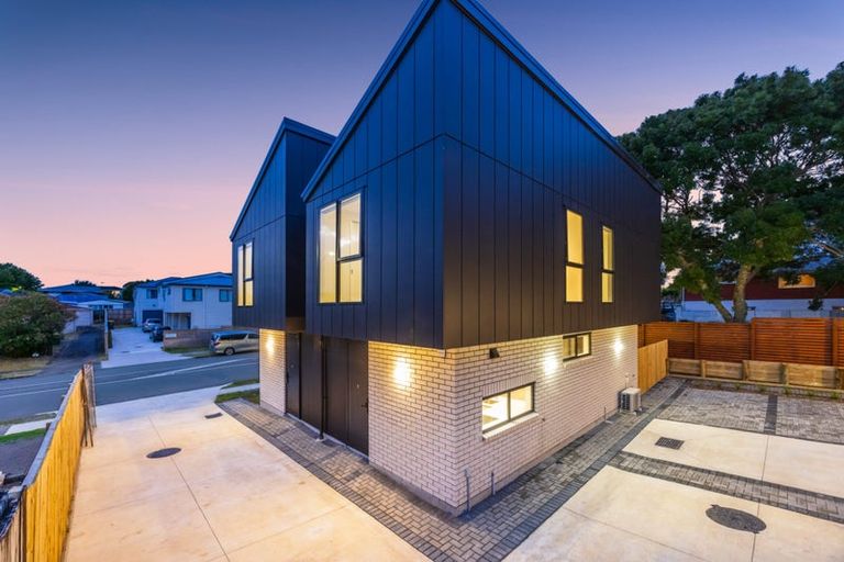 Photo of property in 38a Cascades Road, Pakuranga Heights, Auckland, 2010