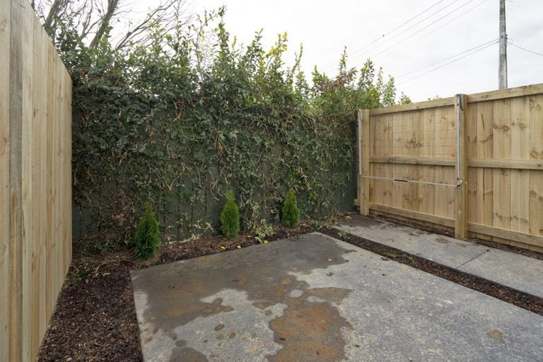 Photo of property in 16/10u Burrows Place, Frankton, Hamilton, 3204