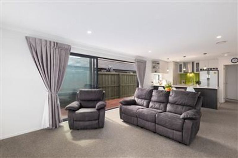 Photo of property in 16 Northmoor Boulevard, Rolleston, 7615