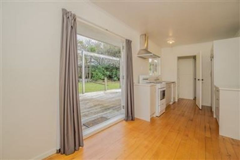 Photo of property in 74 Kervil Avenue, Te Atatu Peninsula, Auckland, 0610