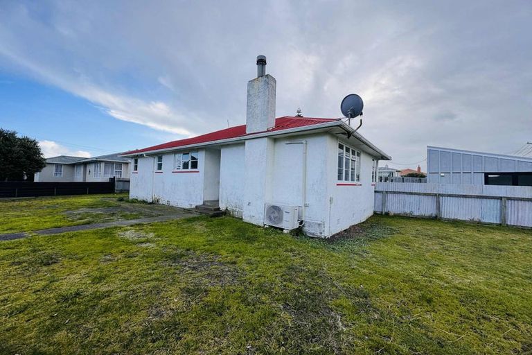 Photo of property in 19 Carson Street, Castlecliff, Whanganui, 4501