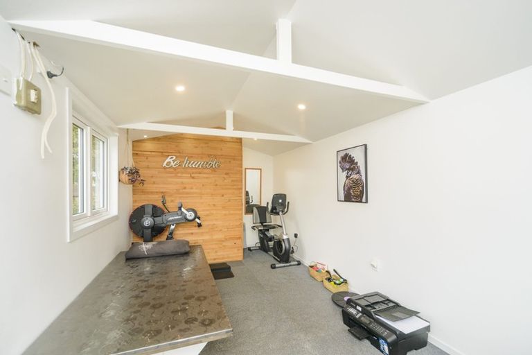 Photo of property in 97 Hillcrest Drive, Kelvin Grove, Palmerston North, 4414