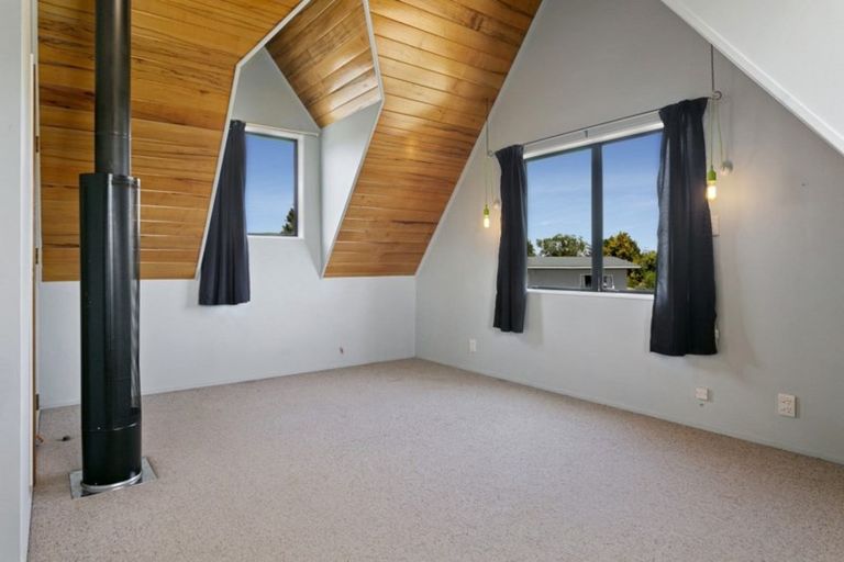 Photo of property in 24 Invergarry Road, Hilltop, Taupo, 3330