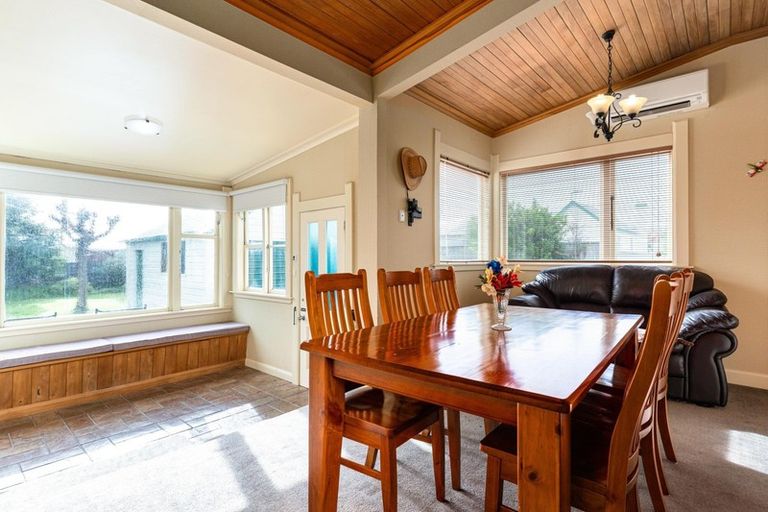 Photo of property in 44 Queen Street, Feilding, 4702
