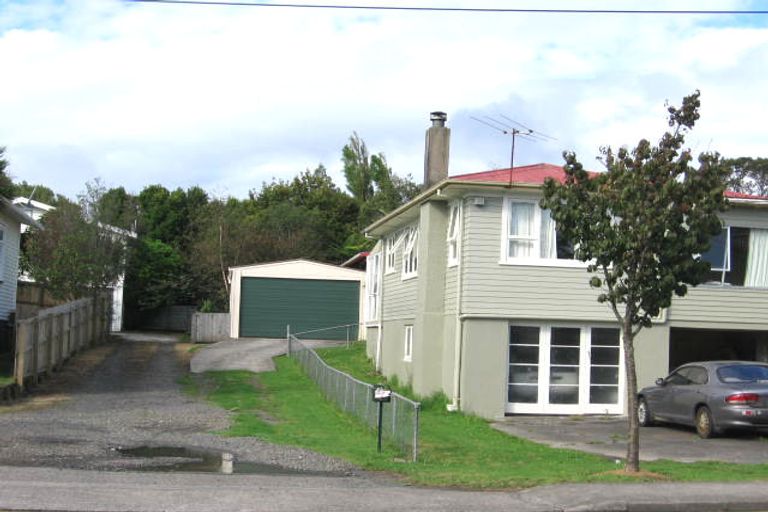 Photo of property in 114 View Road, Sunnyvale, Auckland, 0612