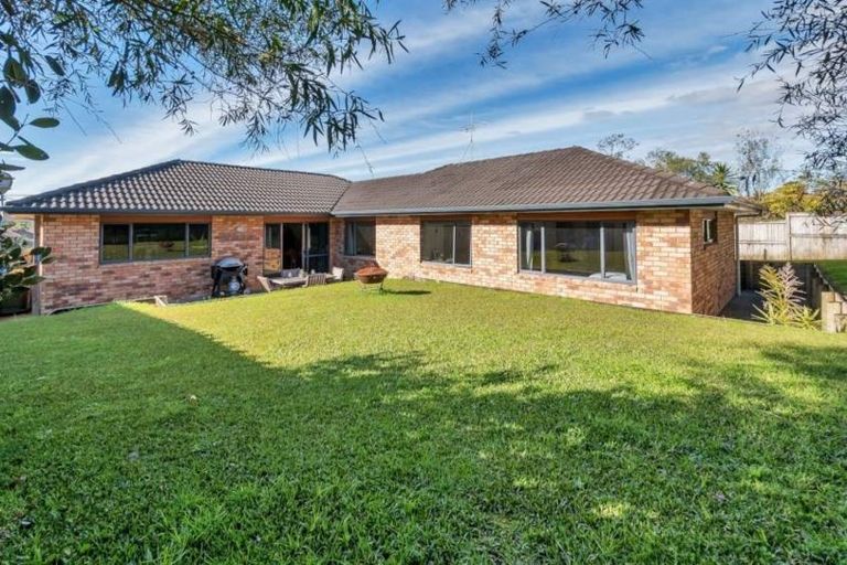 Photo of property in 20 Fairford Avenue, Henderson, Auckland, 0612