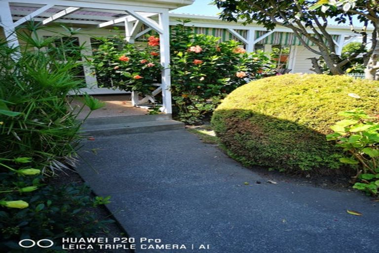 Photo of property in 2a Gebbie Road, Taradale, Napier, 4112