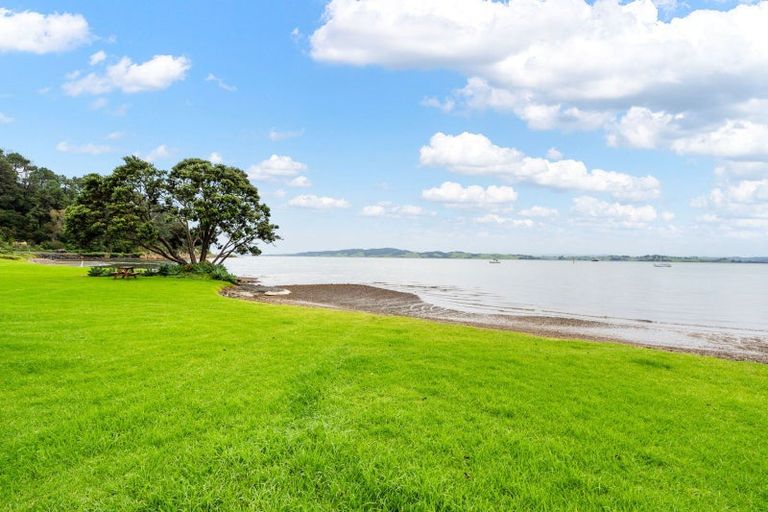 Photo of property in 6 Waikaraka Beach Road, Tamaterau, Whangarei, 0174