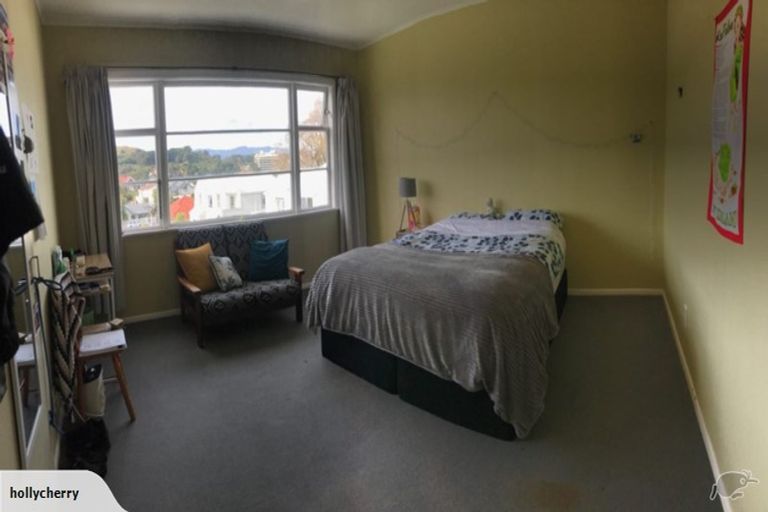 Photo of property in 8 Papawai Terrace, Mount Cook, Wellington, 6021