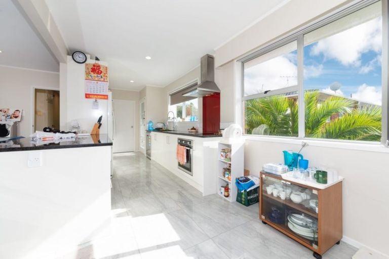 Photo of property in 68 Triangle Road, Massey, Auckland, 0614