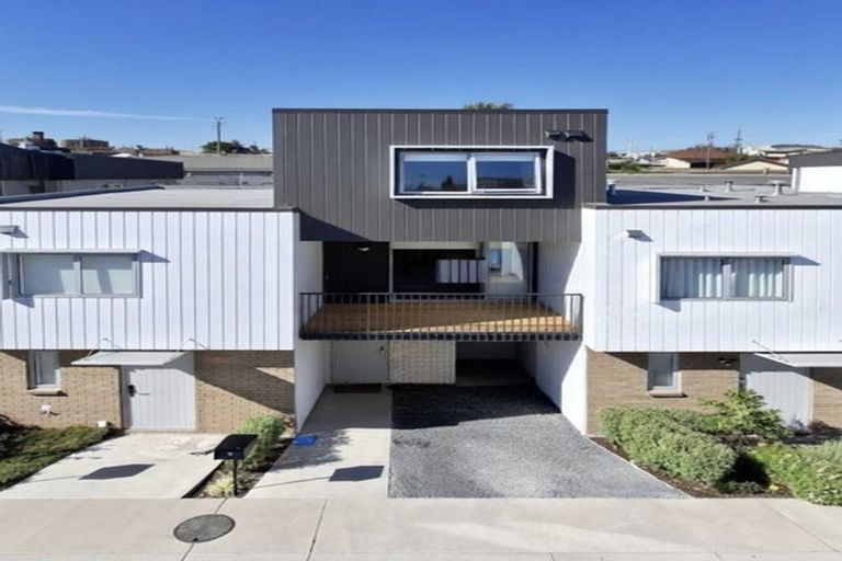 Photo of property in 51 Ngae Place, Mangere East, Auckland, 2024