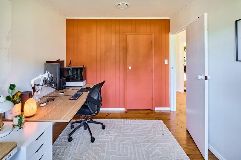 Photo of property in 15 Greer Crescent, Tawa, Wellington, 5028