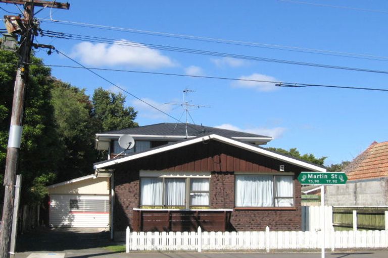 Photo of property in 77f2- Martin Street, Wallaceville, Upper Hutt, 5018
