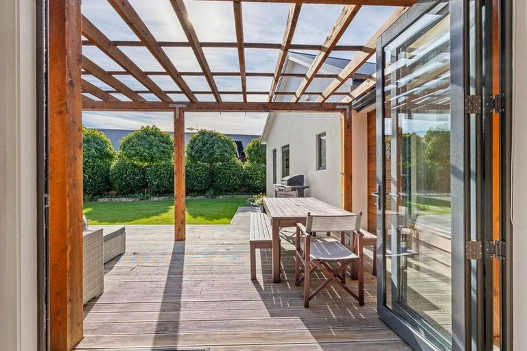 Photo of property in 2 Bridesdale Drive, Lake Hayes, Queenstown, 9304