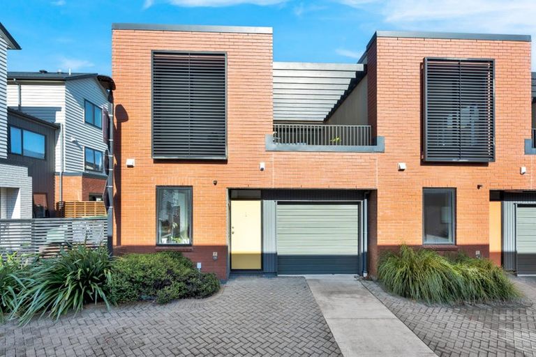 Photo of property in 2 Kerewhenua Crescent, Hobsonville, Auckland, 0616