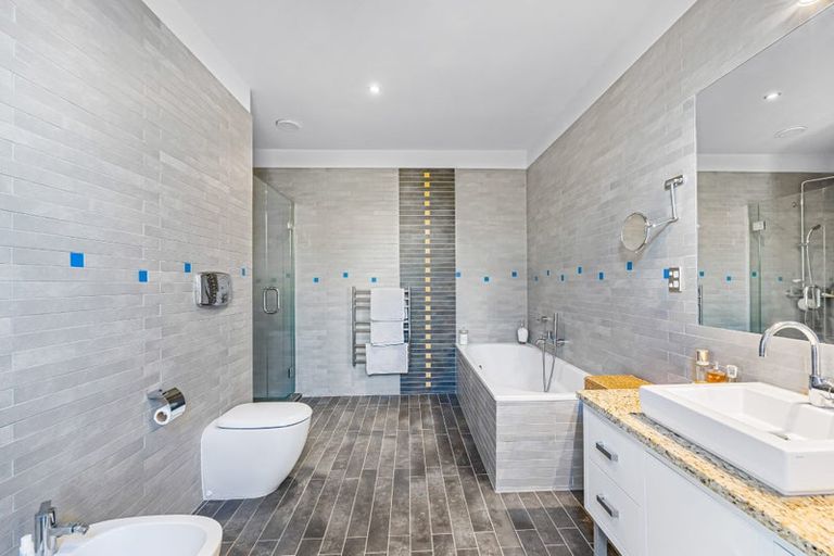 Photo of property in 127 Beach Road, Castor Bay, Auckland, 0620