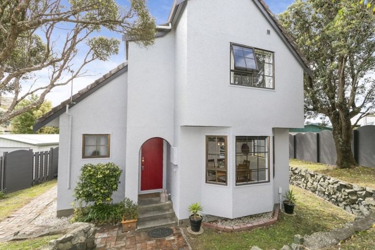 Photo of property in 6a Bayou Lane, Churton Park, Wellington, 6037