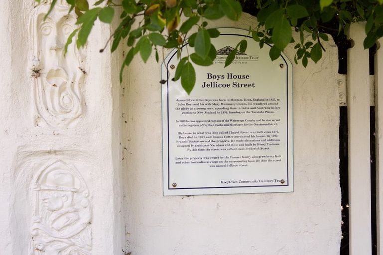 Photo of property in 16 Jellicoe Street, Greytown, 5712