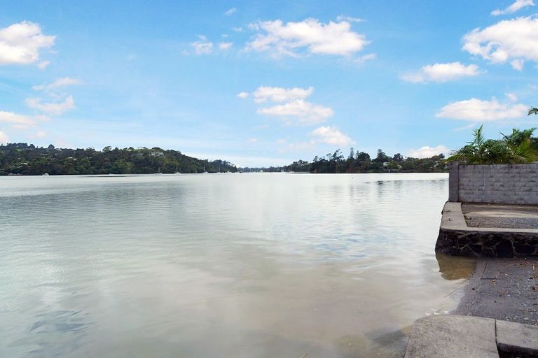 Photo of property in 28 Ferry Parade, Herald Island, Auckland, 0618