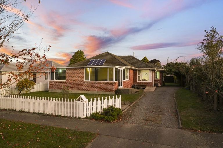 Photo of property in 43 Bevington Street, Avonhead, Christchurch, 8042