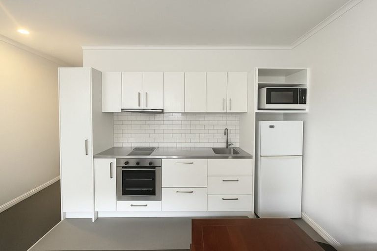 Photo of property in Quest/richard Pearse Apartment, 2/219a Willis Street, Te Aro, Wellington, 6011
