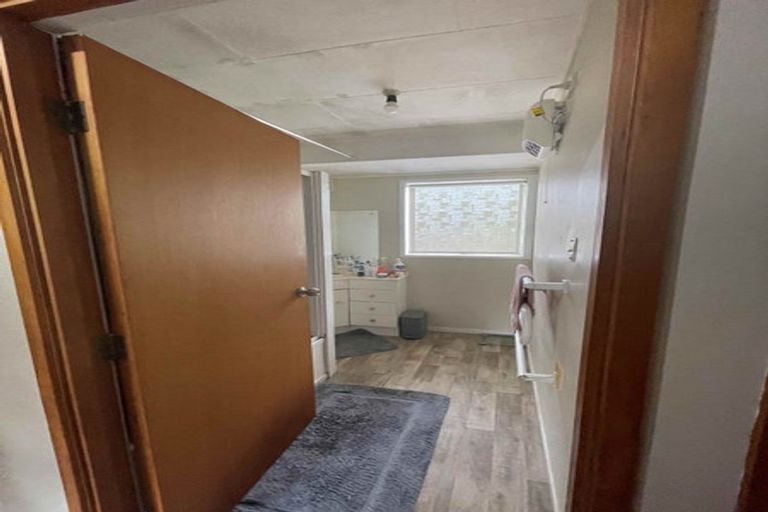 Photo of property in 17 Highland Park Drive, Highland Park, Auckland, 2010