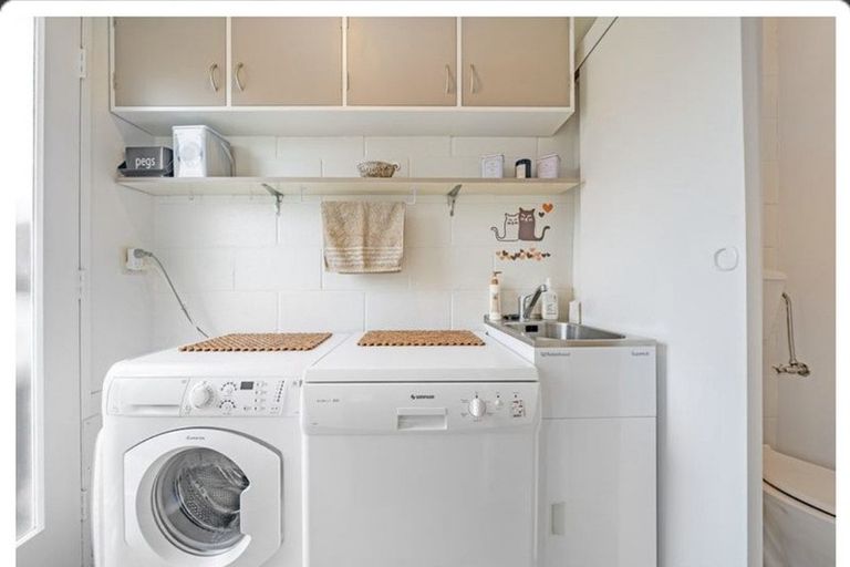 Photo of property in 11f5- John Street, Trentham, Upper Hutt, 5018