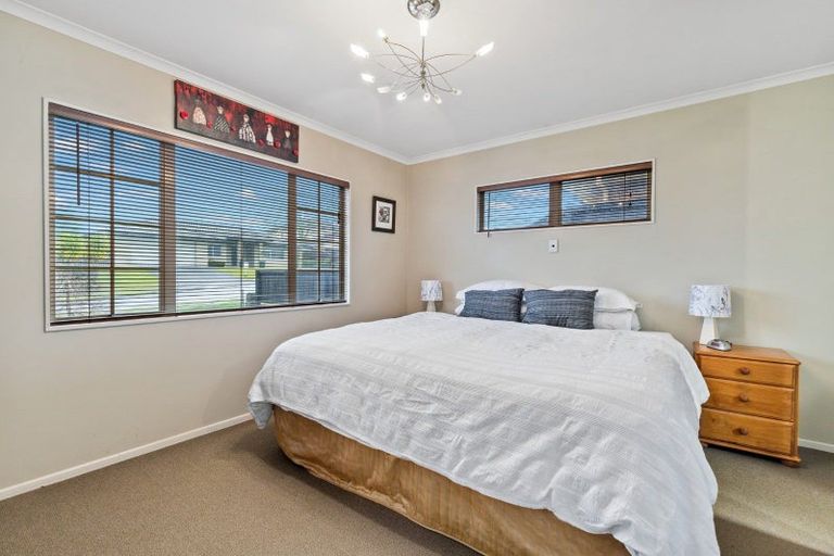 Photo of property in 12 Parkwood Place, Huntington, Hamilton, 3210