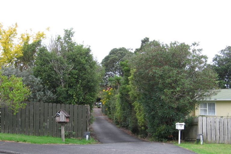Photo of property in 7 Wickstead Place, Massey, Auckland, 0614