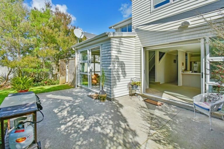 Photo of property in 11 Tarapiroe Avenue, Takanini, 2112