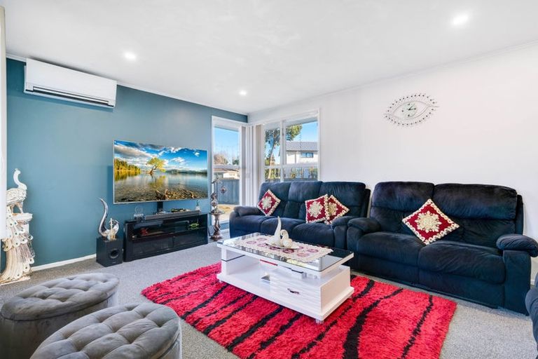 Photo of property in 17 Bernard Street, Papatoetoe, Auckland, 2025