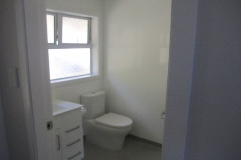 Photo of property in 2/10 Thurleigh Grove, Karori, Wellington, 6012